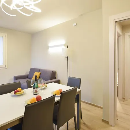 Schöne 1-zimmer-wohnung In Apartment *